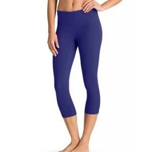 Athleta Revelation Purple Athletic Capri Style Leggings Size Medium